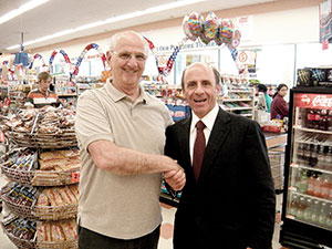 (L to R)Donald Norton meets Arthur T. Demoulas.